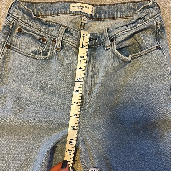 Abercrombie Mid Rise Curve Love 90s Straight Jeans - Picture 4 of 6
